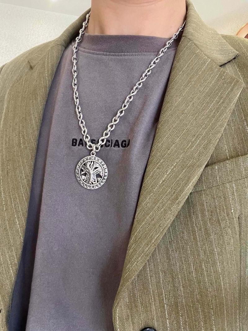 Gvc*1 necklaces